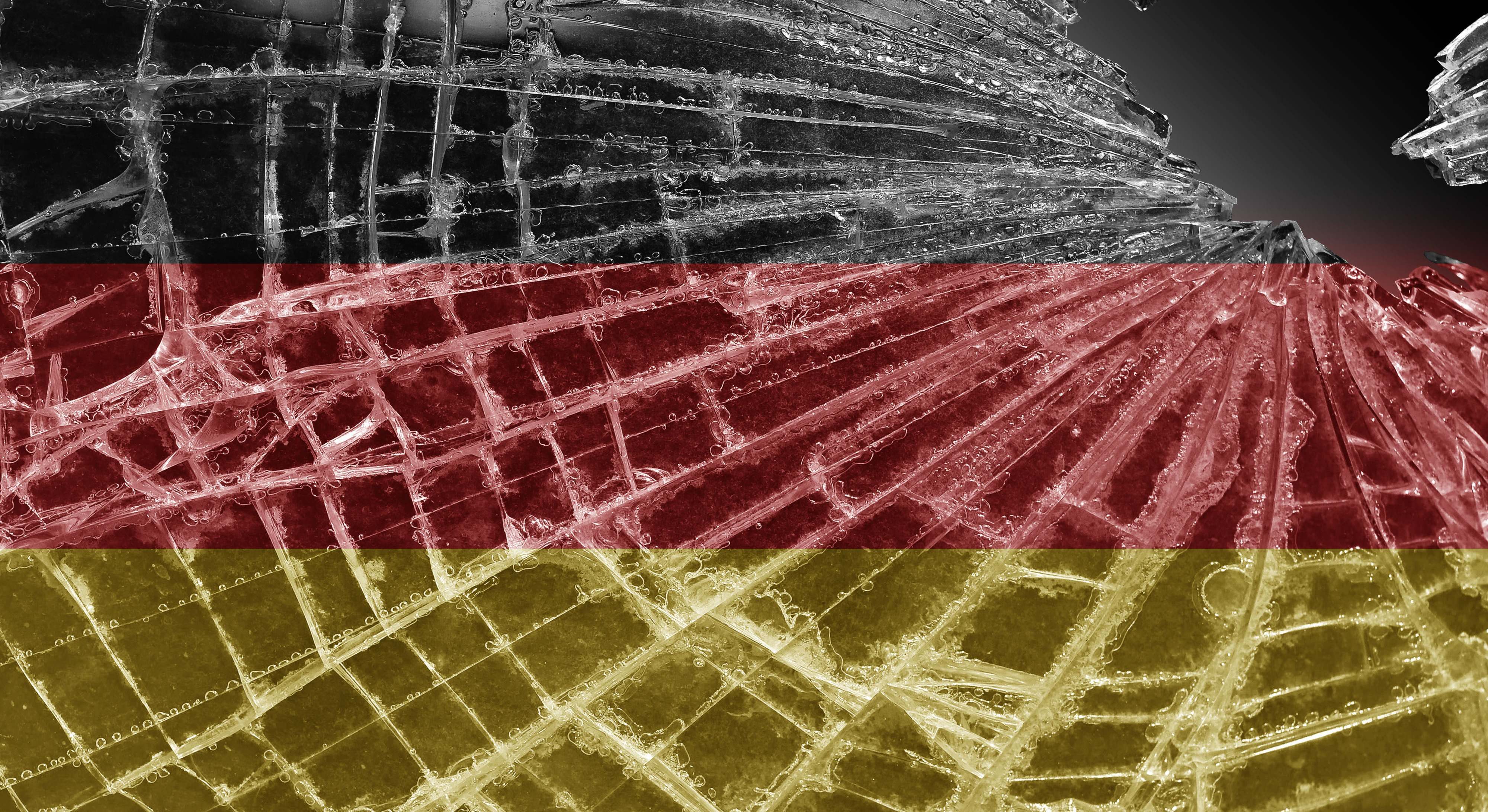 Bandera de Alemania hecha añicos